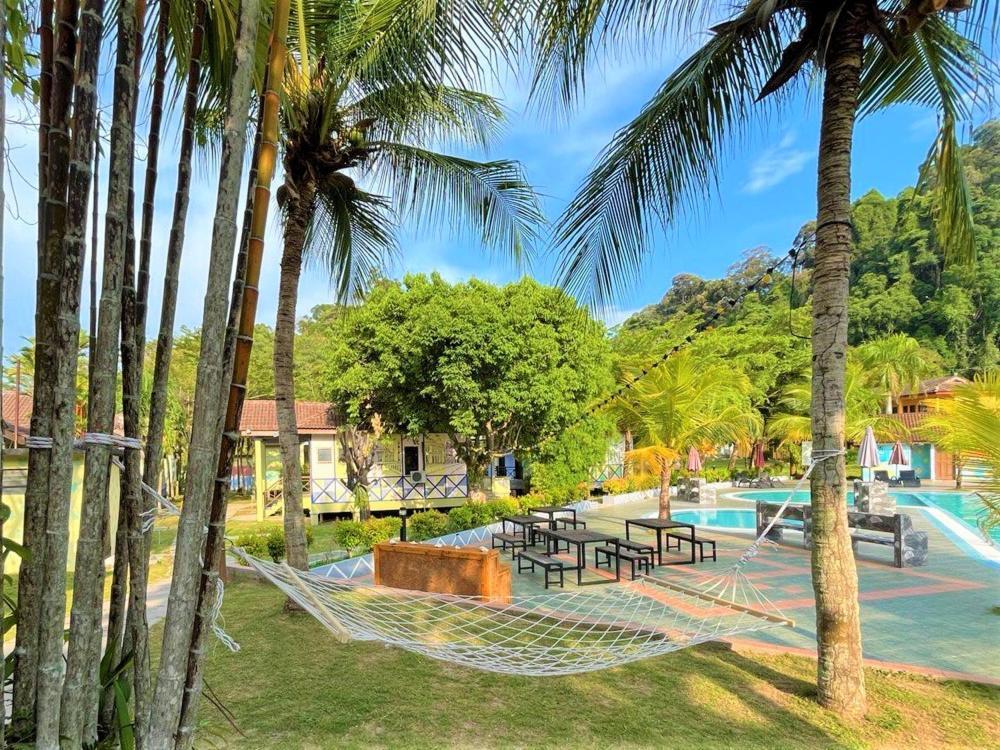 Pangkor Holiday Resort Kampong Sungai Udang Exterior foto